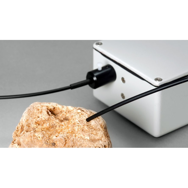 WATER-EDF, la unidad emisor-detector de WATER-PAM FIBERVersion que examina rastros de células fotosintéticas.