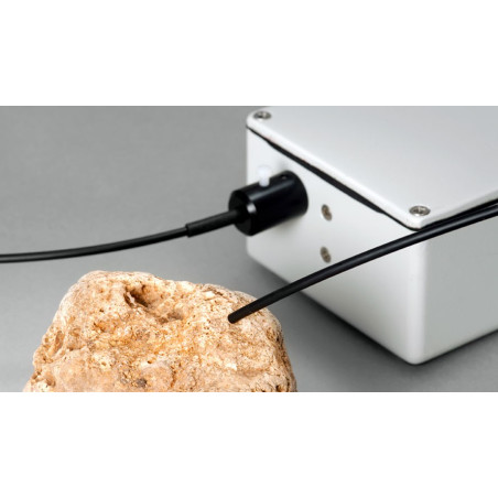 WATER-EDF, la unidad emisor-detector de WATER-PAM FIBERVersion que examina rastros de células fotosintéticas.