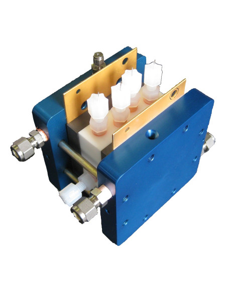 The BT-112 Conductivity Cell installed inside the SAI Fuel Cell hardware is shown
